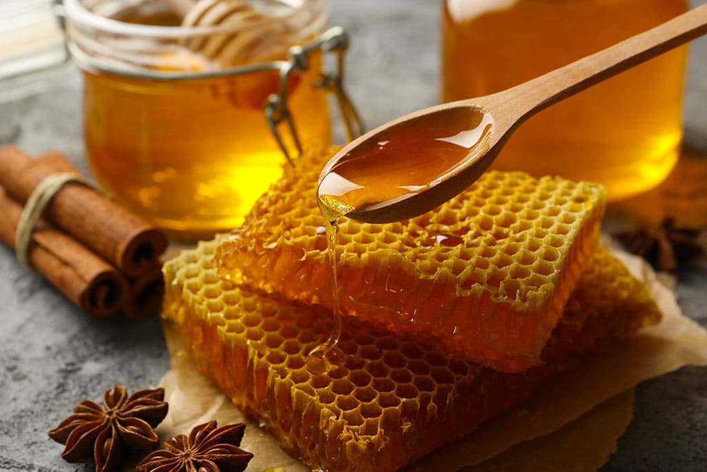 Endulzamiento con miel y canela